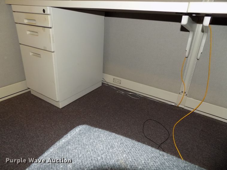 image for item DO9452 (5) sets of cubicles