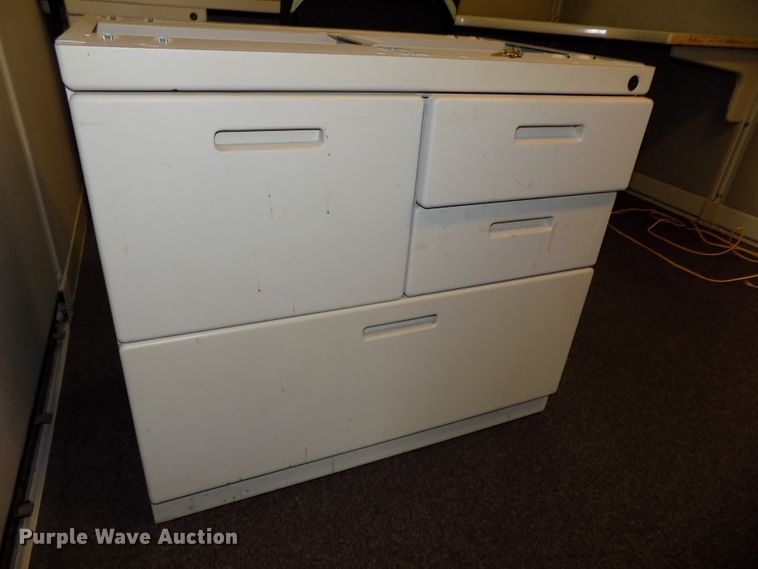image for item DO9452 (5) sets of cubicles
