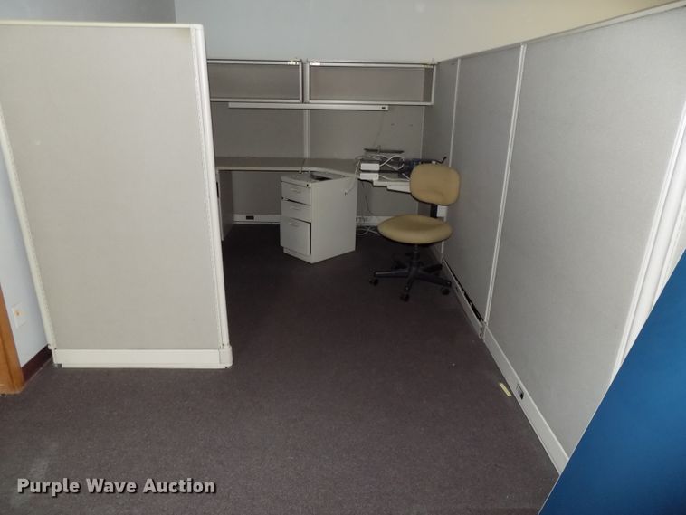 image for item DO9452 (5) sets of cubicles