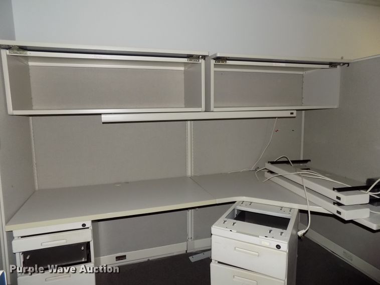 image for item DO9452 (5) sets of cubicles
