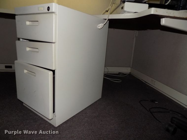 image for item DO9452 (5) sets of cubicles