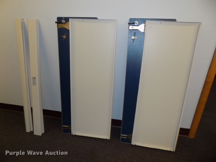 image for item DO9452 (5) sets of cubicles