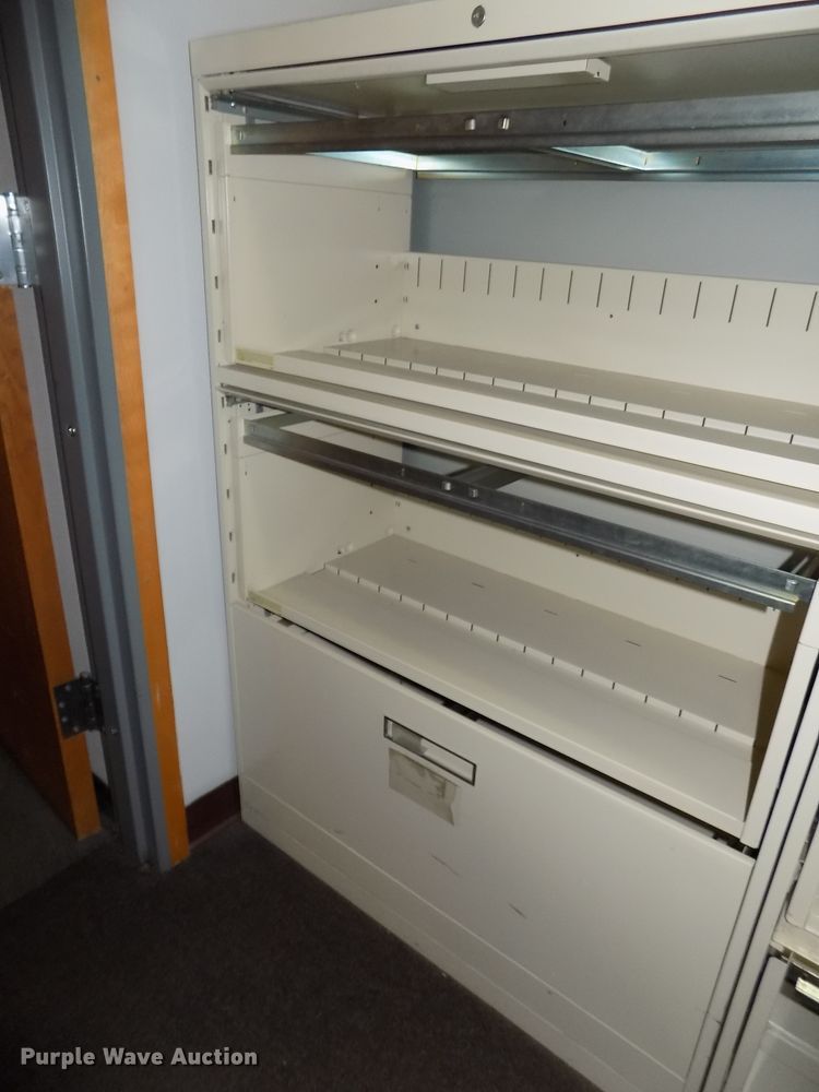 image for item DO9456 (5) file cabinets