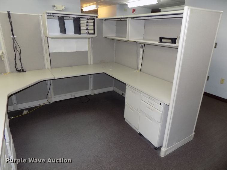 image for item DO9458 (3) sets of cubicles