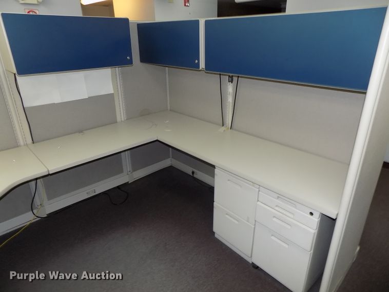 image for item DO9458 (3) sets of cubicles