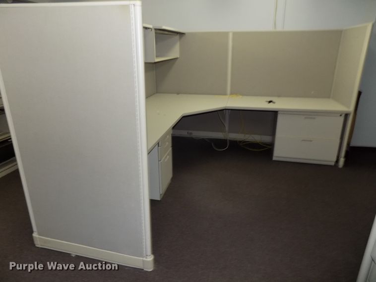 image for item DO9458 (3) sets of cubicles