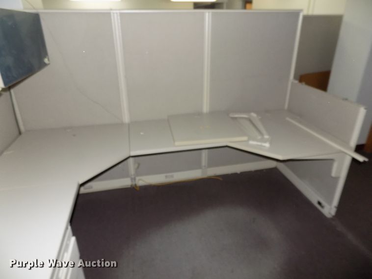 image for item DO9458 (3) sets of cubicles