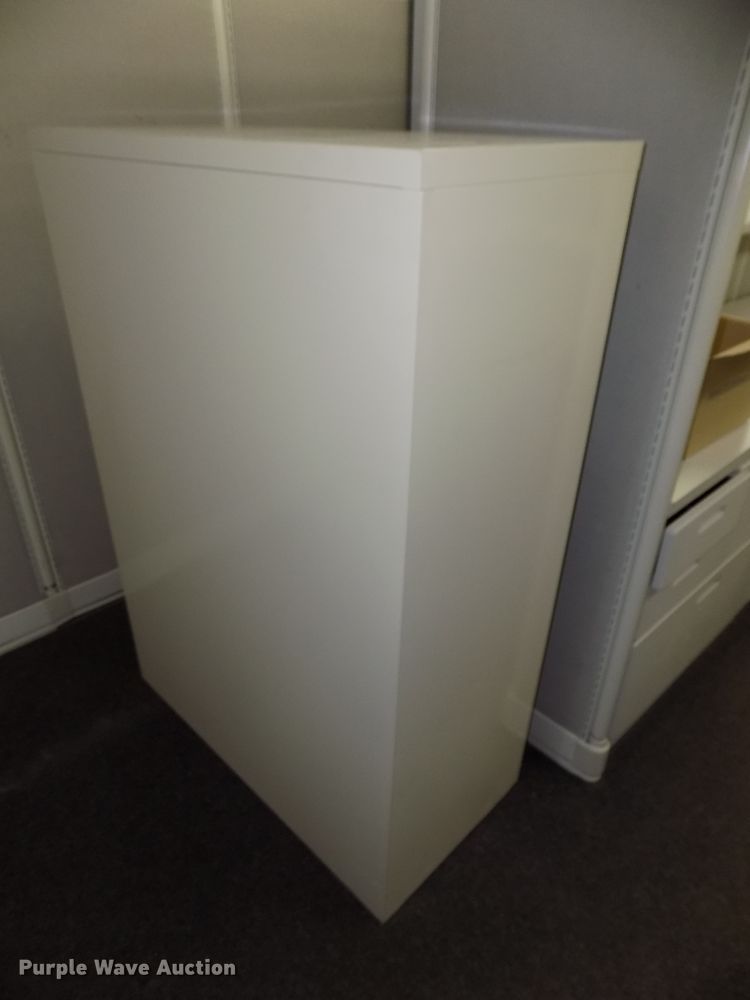image for item DO9458 (3) sets of cubicles