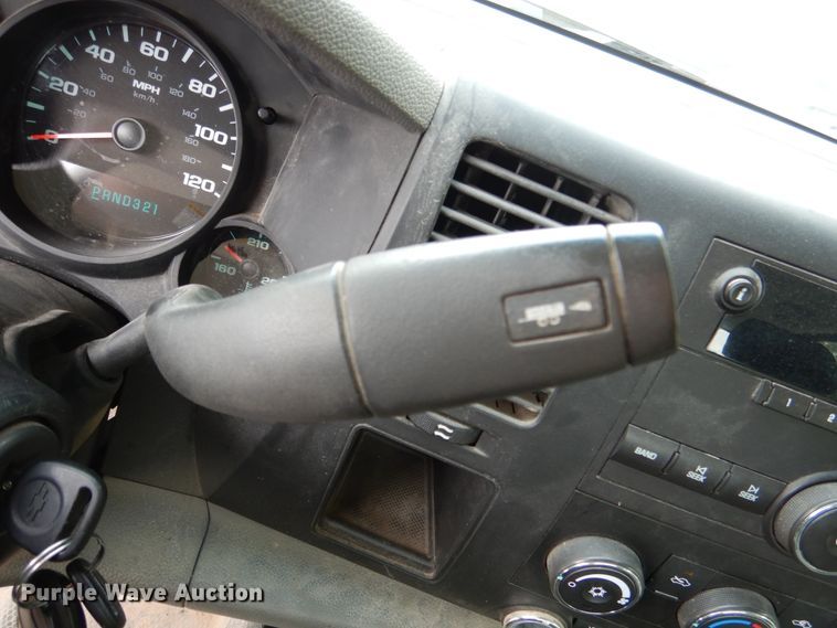 image for item DY9847 2009 Chevrolet Silverado 1500 Crew Cab pickup truck