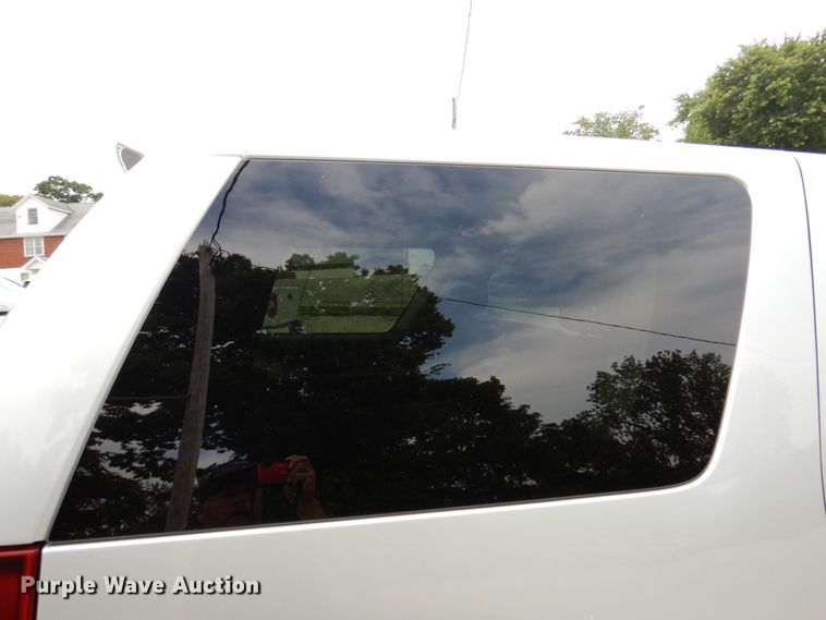 image for item DY9848 2010 Chevrolet Tahoe SUV