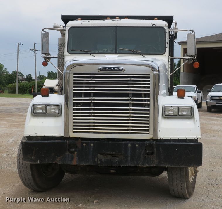 image for item EA9319 2004 Freightliner FLD dump truck