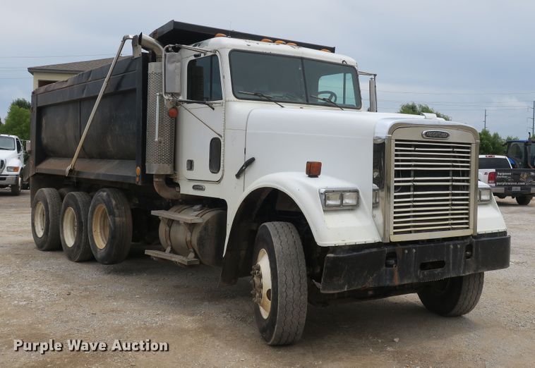 image for item EA9319 2004 Freightliner FLD dump truck