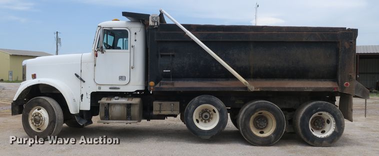 image for item EA9319 2004 Freightliner FLD dump truck