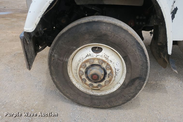 image for item EA9319 2004 Freightliner FLD dump truck