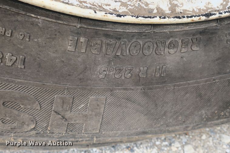 image for item EA9319 2004 Freightliner FLD dump truck