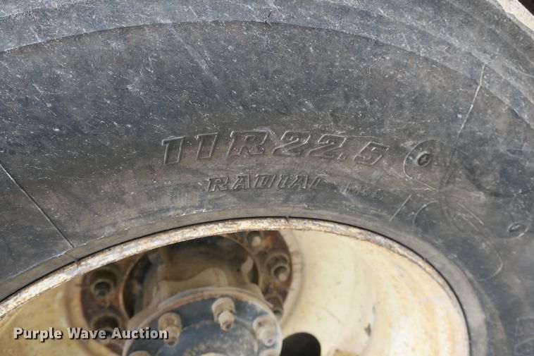 image for item EA9319 2004 Freightliner FLD dump truck