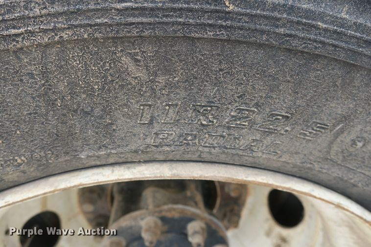 image for item EA9319 2004 Freightliner FLD dump truck