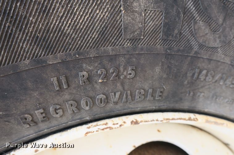 image for item EA9319 2004 Freightliner FLD dump truck