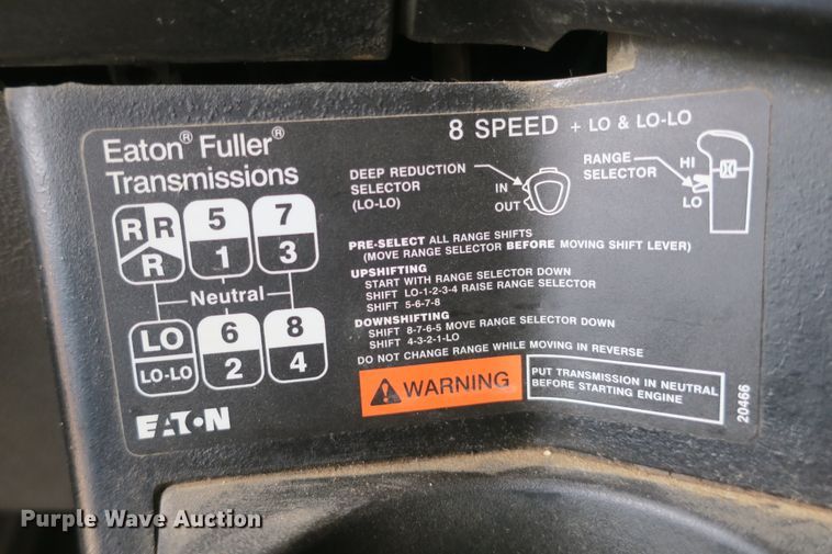 image for item EA9319 2004 Freightliner FLD dump truck