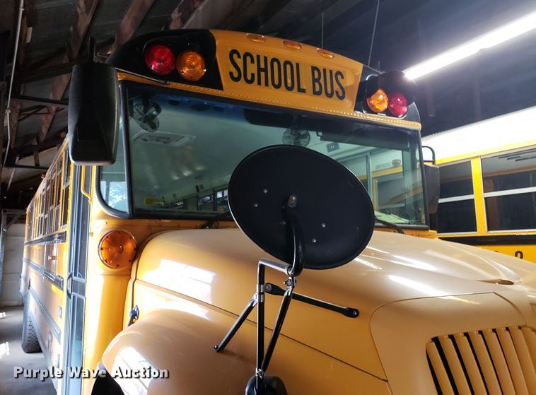 image for item ET9825 2006 International CE300 school bus