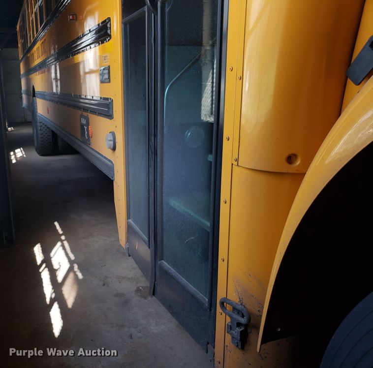 image for item ET9825 2006 International CE300 school bus