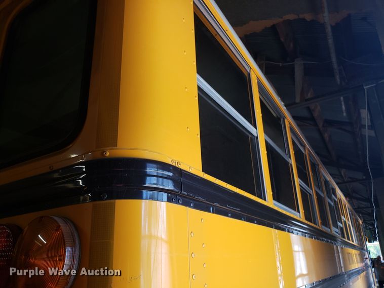 image for item ET9825 2006 International CE300 school bus