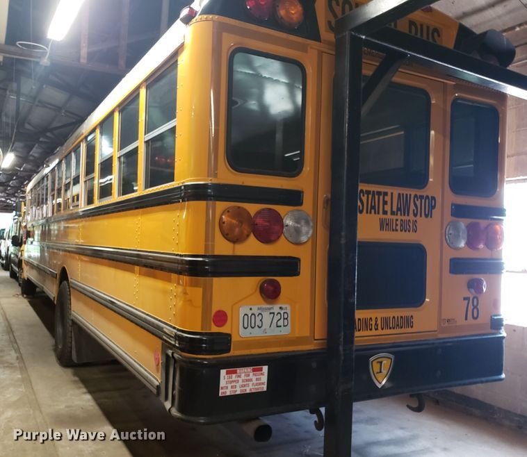 image for item ET9825 2006 International CE300 school bus