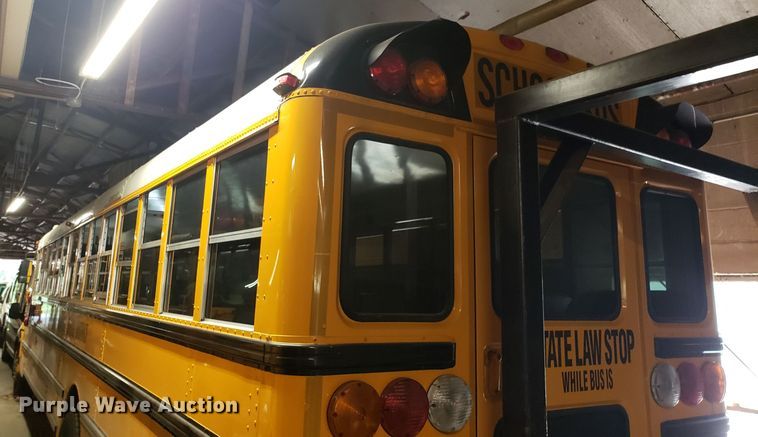 image for item ET9825 2006 International CE300 school bus