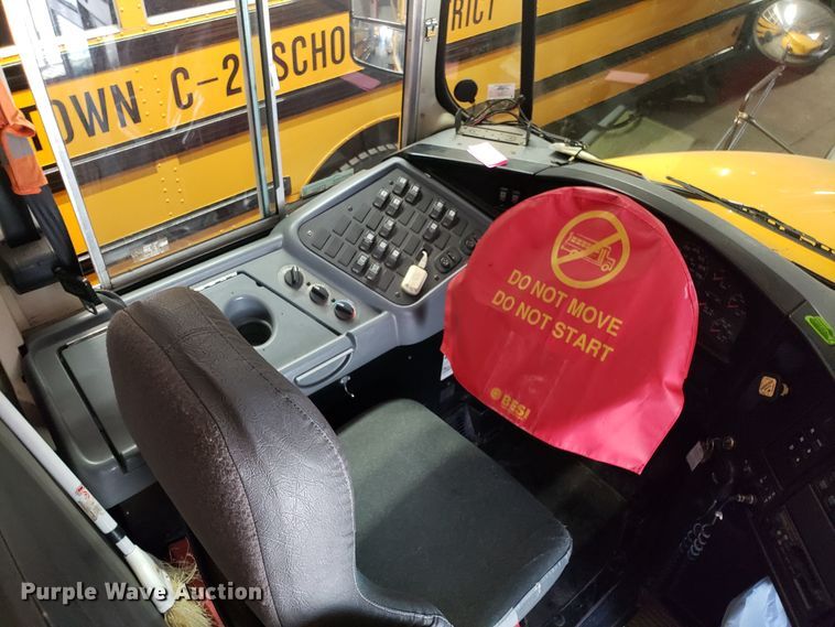 image for item ET9825 2006 International CE300 school bus