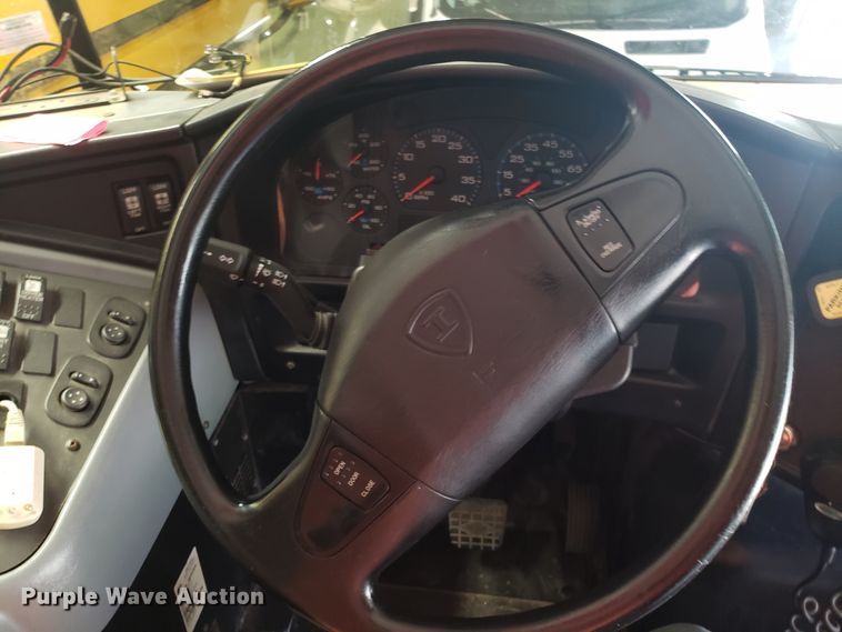 image for item ET9825 2006 International CE300 school bus