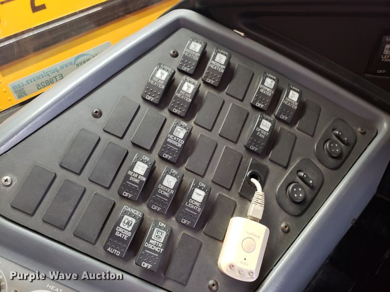 image for item ET9825 2006 International CE300 school bus