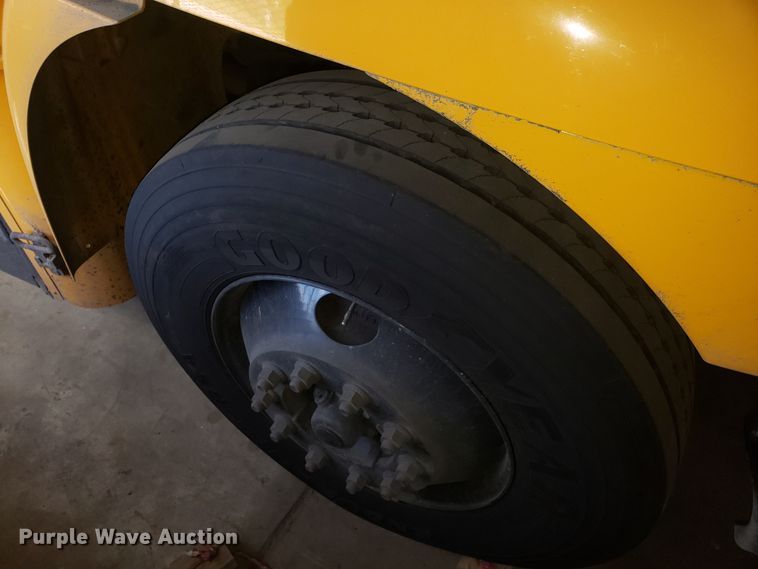 image for item ET9825 2006 International CE300 school bus