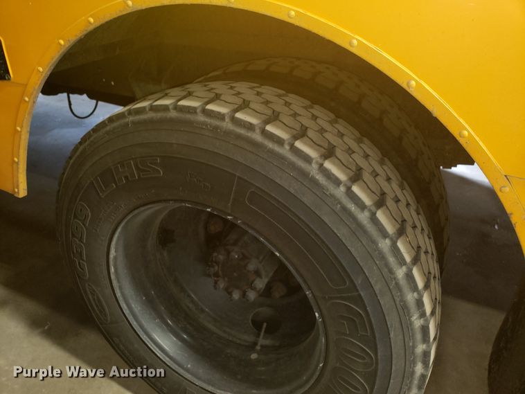 image for item ET9825 2006 International CE300 school bus