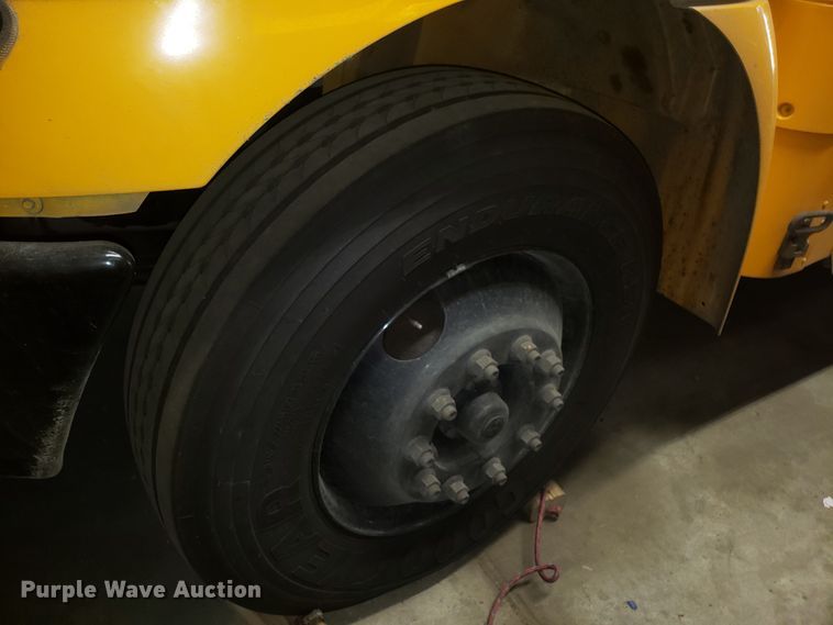 image for item ET9825 2006 International CE300 school bus