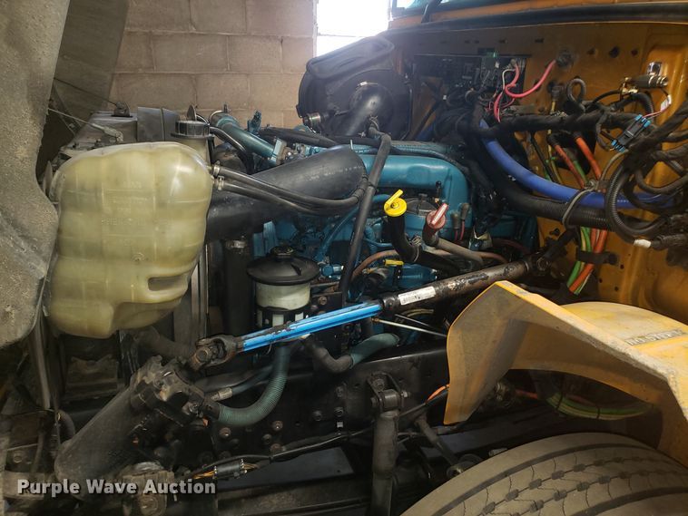 image for item ET9825 2006 International CE300 school bus