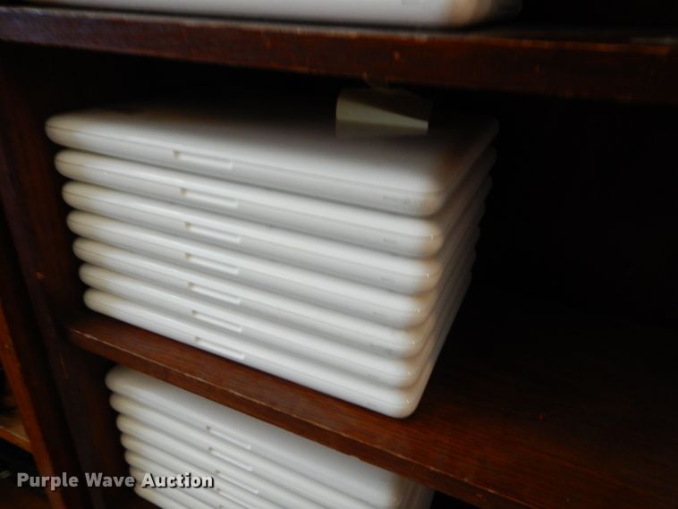 image for item FC9809 (55) MacBook laptops