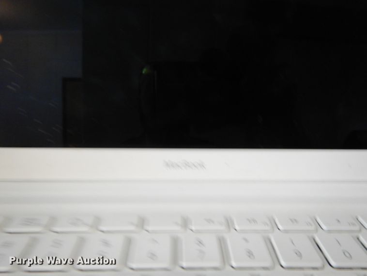 image for item FC9809 (55) MacBook laptops