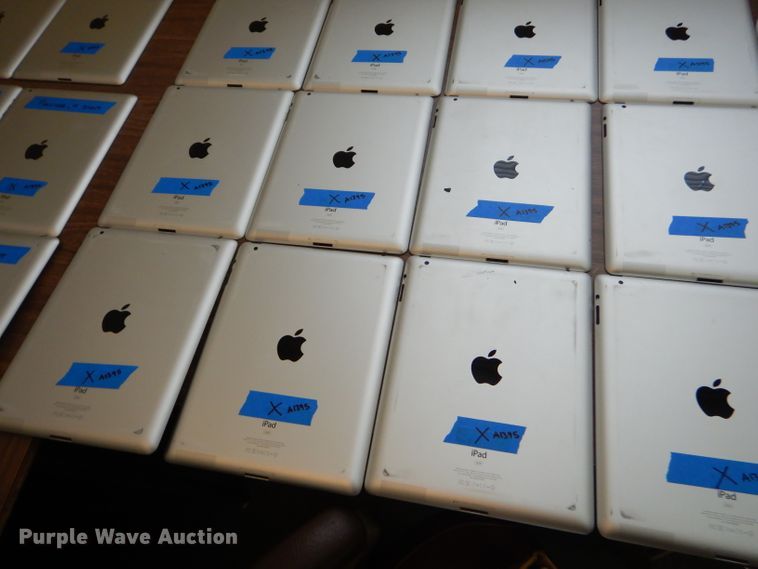 image for item FC9810 (35) Apple iPads