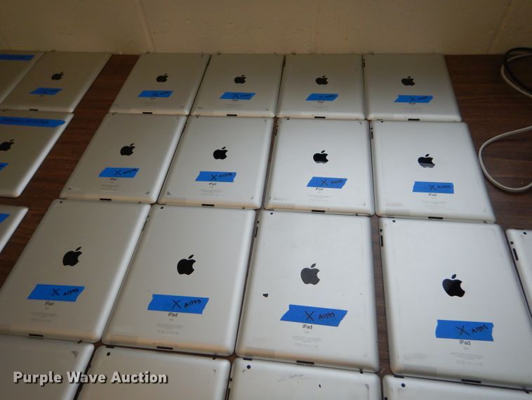 image for item FC9810 (35) Apple iPads