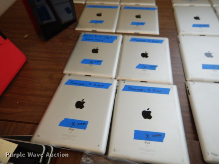 image for item FC9810 (35) Apple iPads