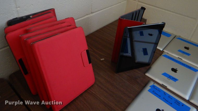 image for item FC9810 (35) Apple iPads