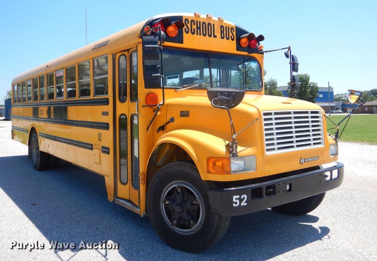 image for item FC9833 1995 International 3800 school bus