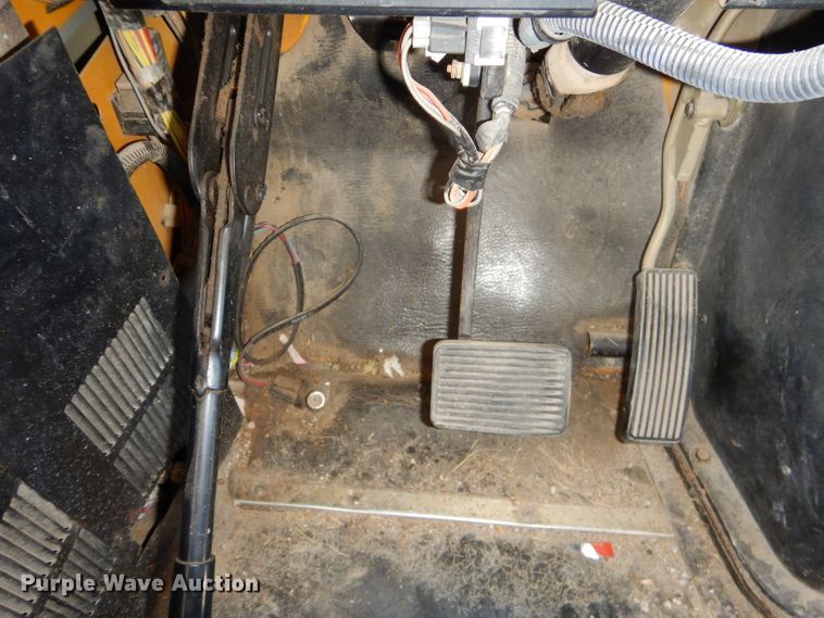 image for item FC9833 1995 International 3800 school bus