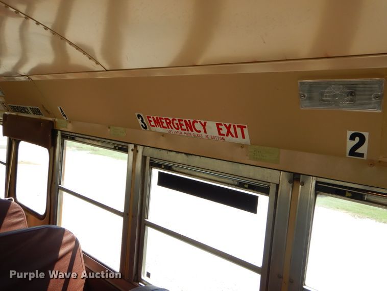 image for item FC9833 1995 International 3800 school bus