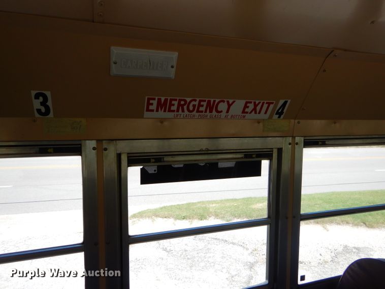 image for item FC9833 1995 International 3800 school bus