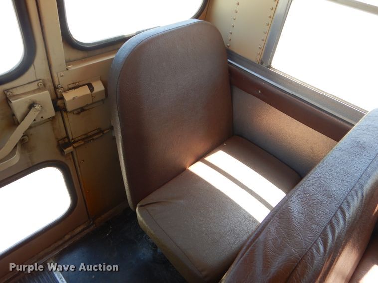 image for item FC9833 1995 International 3800 school bus