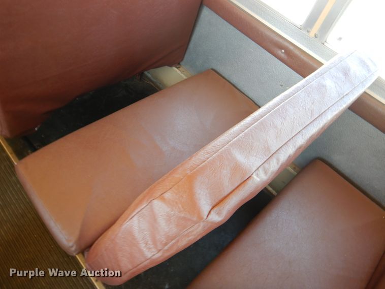 image for item FC9833 1995 International 3800 school bus