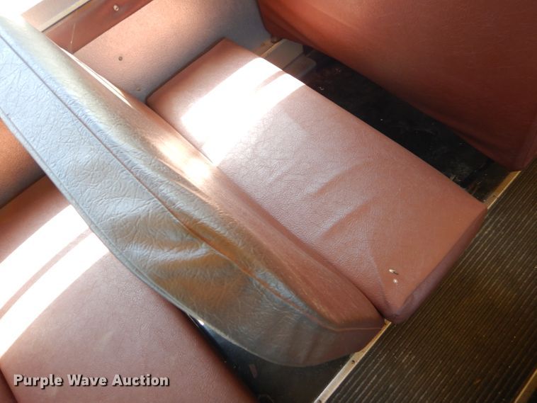 image for item FC9833 1995 International 3800 school bus