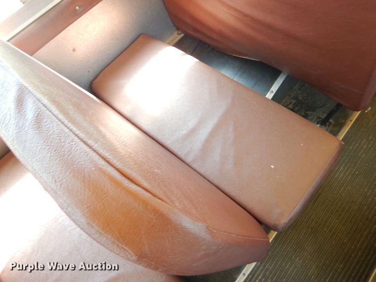 image for item FC9833 1995 International 3800 school bus