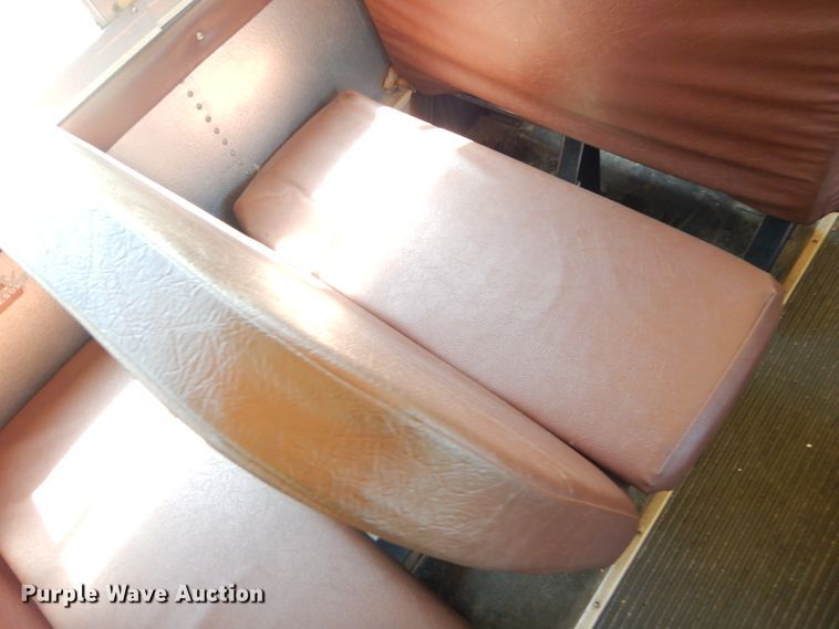 image for item FC9833 1995 International 3800 school bus